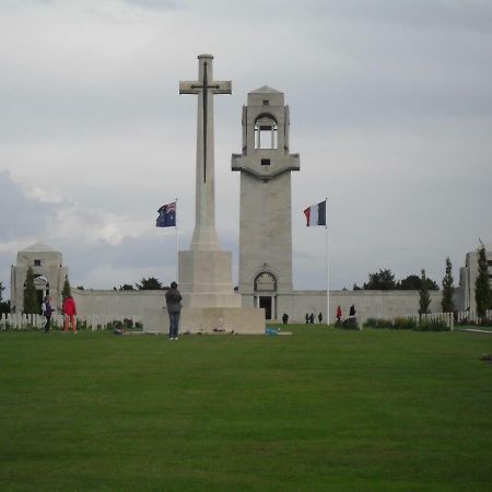 Le Gite De Beatrice Et Laurent Lejlighed Villers-Bretonneux Eksteriør billede