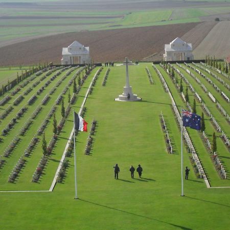 Le Gite De Beatrice Et Laurent Lejlighed Villers-Bretonneux Eksteriør billede