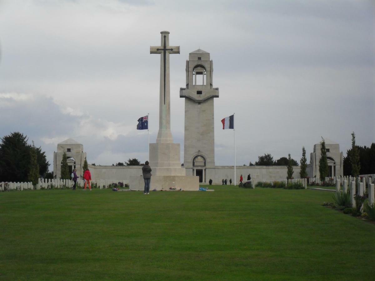 Le Gite De Beatrice Et Laurent Lejlighed Villers-Bretonneux Eksteriør billede