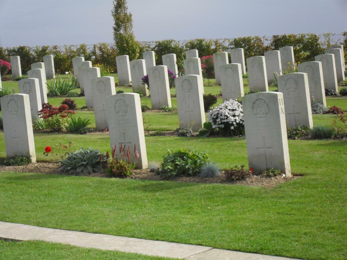 Le Gite De Beatrice Et Laurent Lejlighed Villers-Bretonneux Eksteriør billede